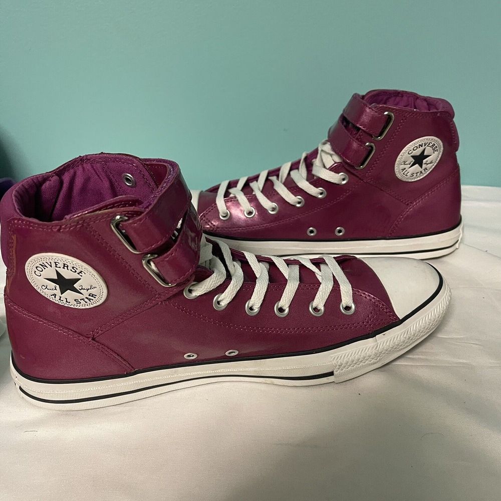 Converse CTAS Metallic Purple Men’s 12 / Women’s 14 High-Tops